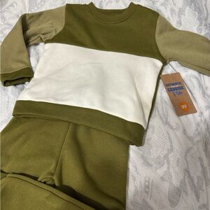Olive and White Kids' Sweater and pants Set 3y (it is new)